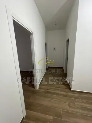 ZYRE ME QIRA 118 M2 KOMPLEKSI FARMACIA 10 650 EURO