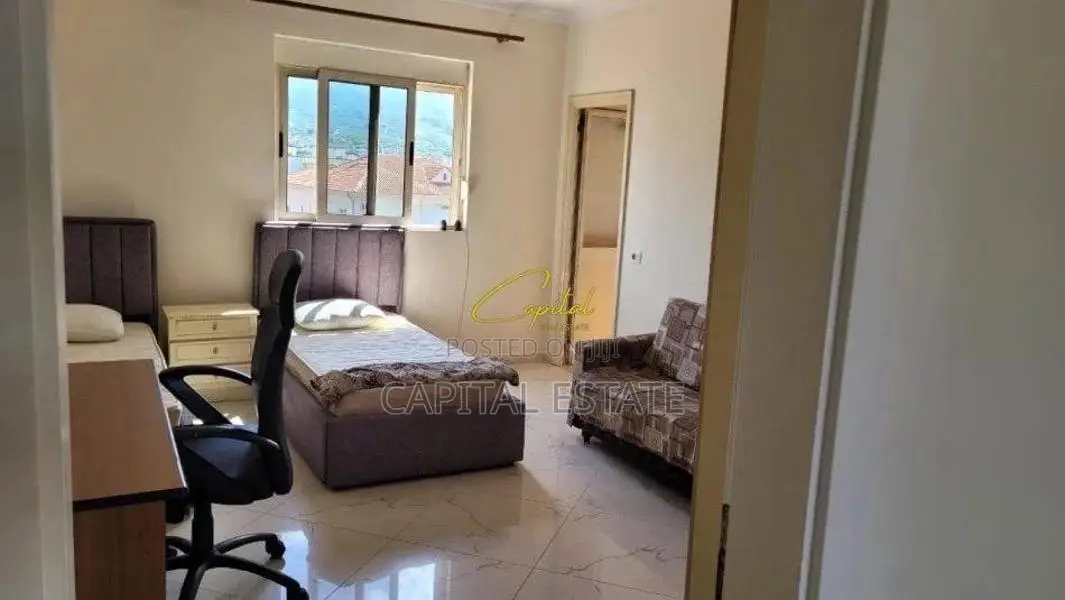 PENTHOUSE ME QIRA 3+1 KODRA E PRIFTIT 60.000 LEKE