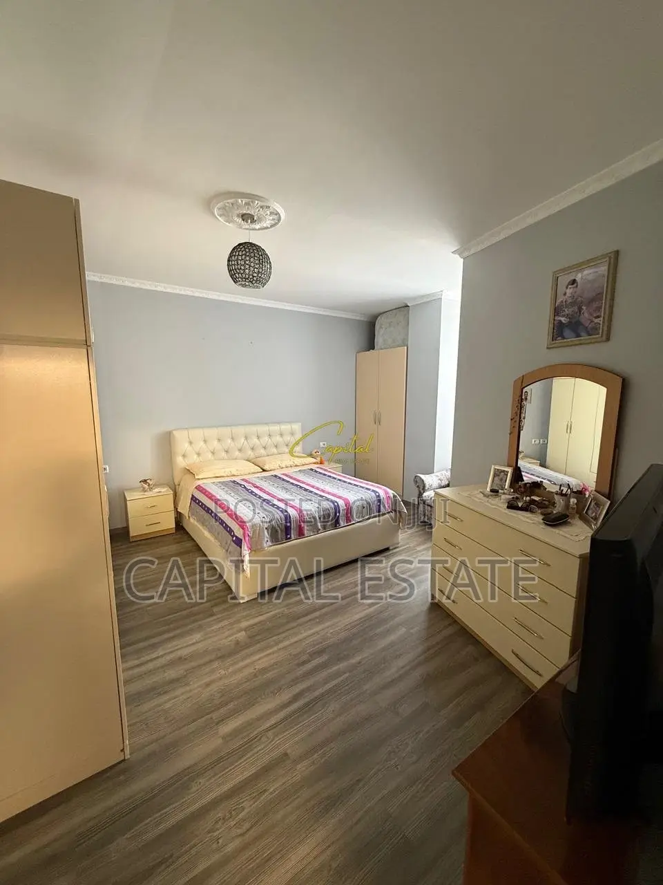 SHITET APARTAMENT 2+1 ISH STACIONI TRENIT 260.000 EURO