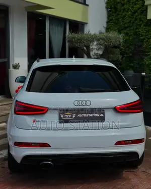 AUDI RSQ3