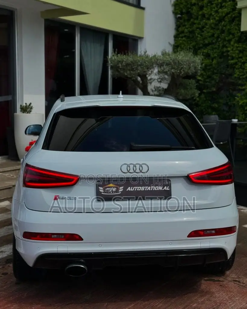 AUDI RSQ3