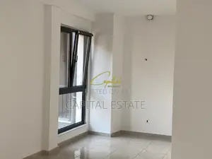 AMBIENT BIZNESI ME QIRA 90 M2 PAZARI I RI 80.000 LEKE