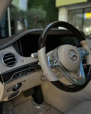 Mercedes Benz S560 Maybach
