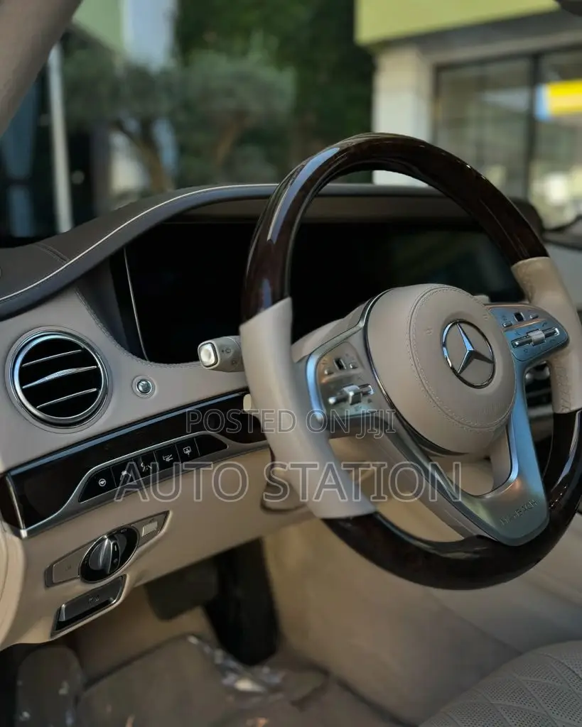 Mercedes Benz S560 Maybach