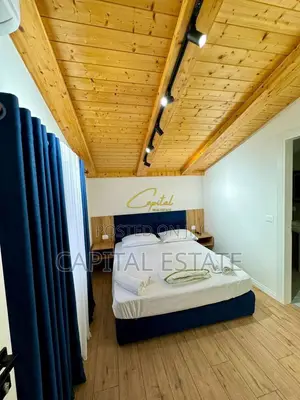 HOTEL ME QIRA 300 M2 QENDER 750.000 LEKE