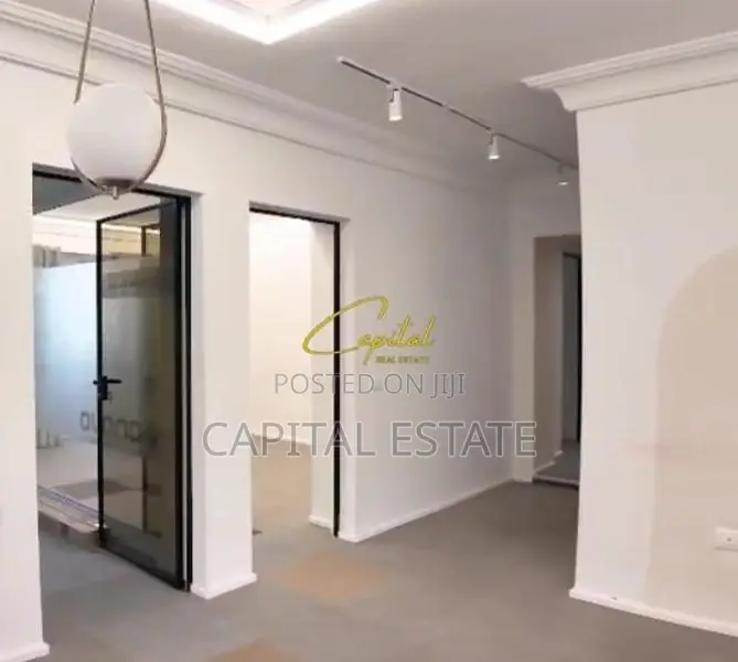 AMBIENT BIZNESI EM QIRA 130 M2 RRUGA E DURRESIT 150.000 LEKE