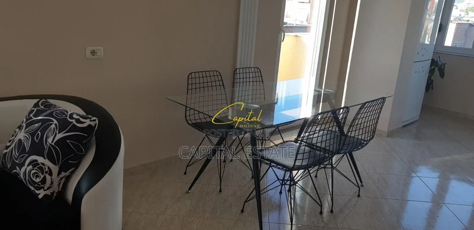 APARTAMENT ME QIRA 1+1 RR KONGRESI I MANASTIRIT 42.000 LEKE