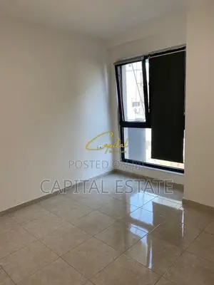 AMBIENT BIZNESI ME QIRA 90 M2 PAZARI I RI 80.000 LEKE