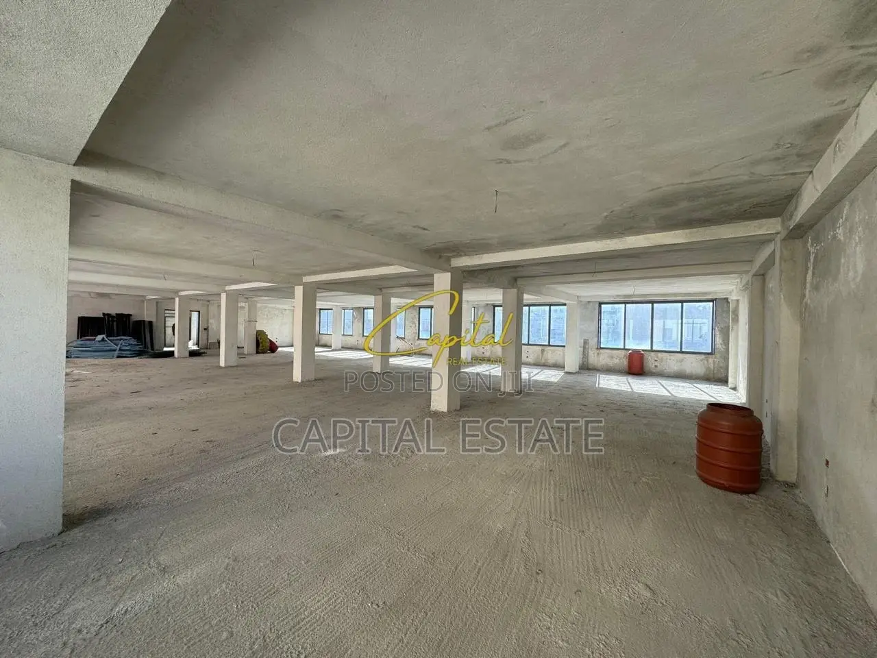 AMBIENT BIZNESI ME QIRA 450 M2 PALLATI ME SHIGJETA 150.000 LEKE