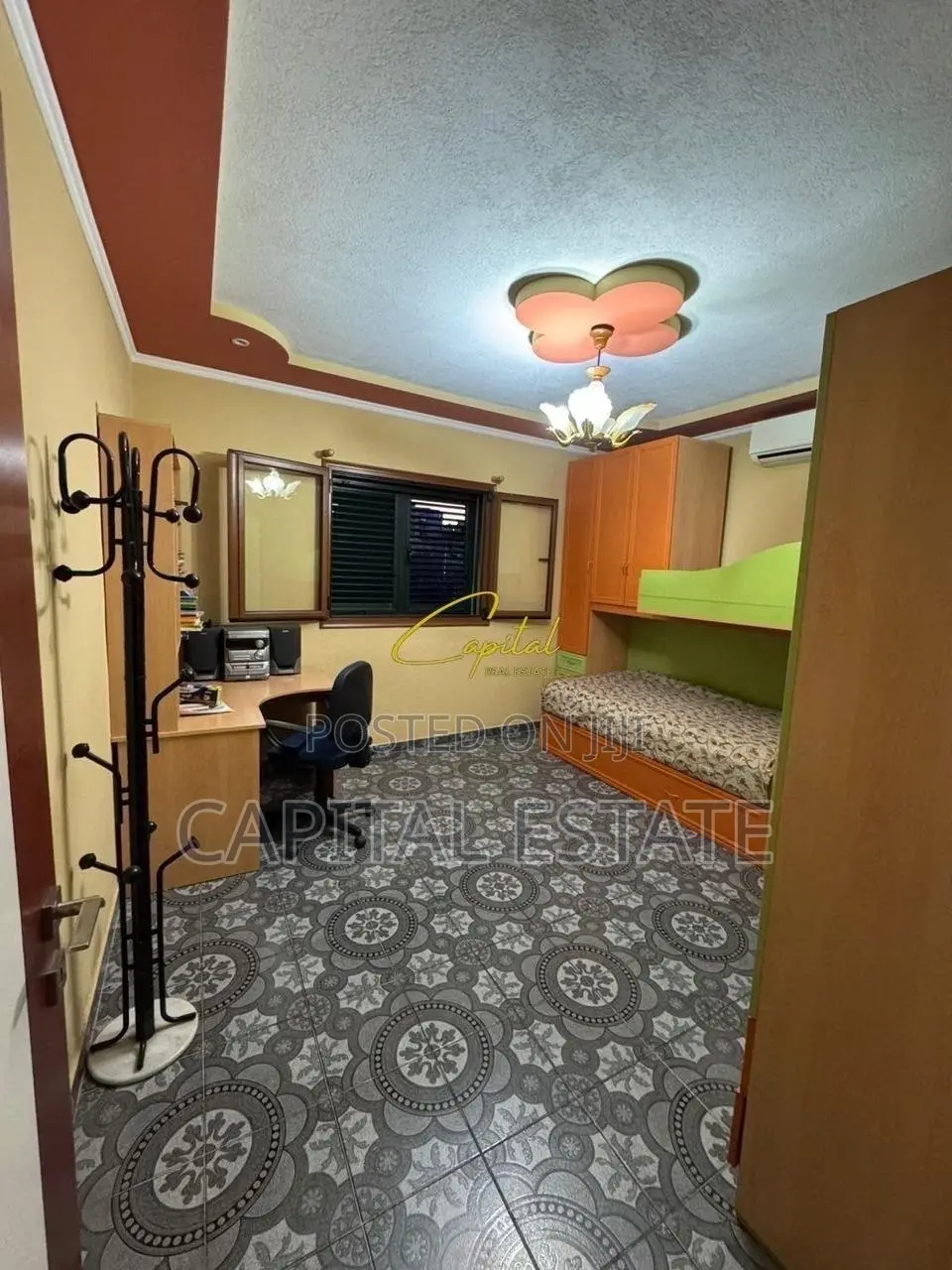 SHITET VILE PRIVATE 180 M2 ISH STACIONI TRENIT 290.000 EURO