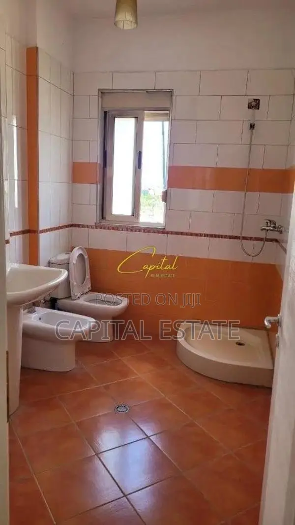 PENTHOUSE ME QIRA 3+1 KODRA E PRIFTIT 60.000 LEKE