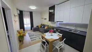 APARTAMENT ME QIRA 1+1 5 MAJI 55.000 LEKE