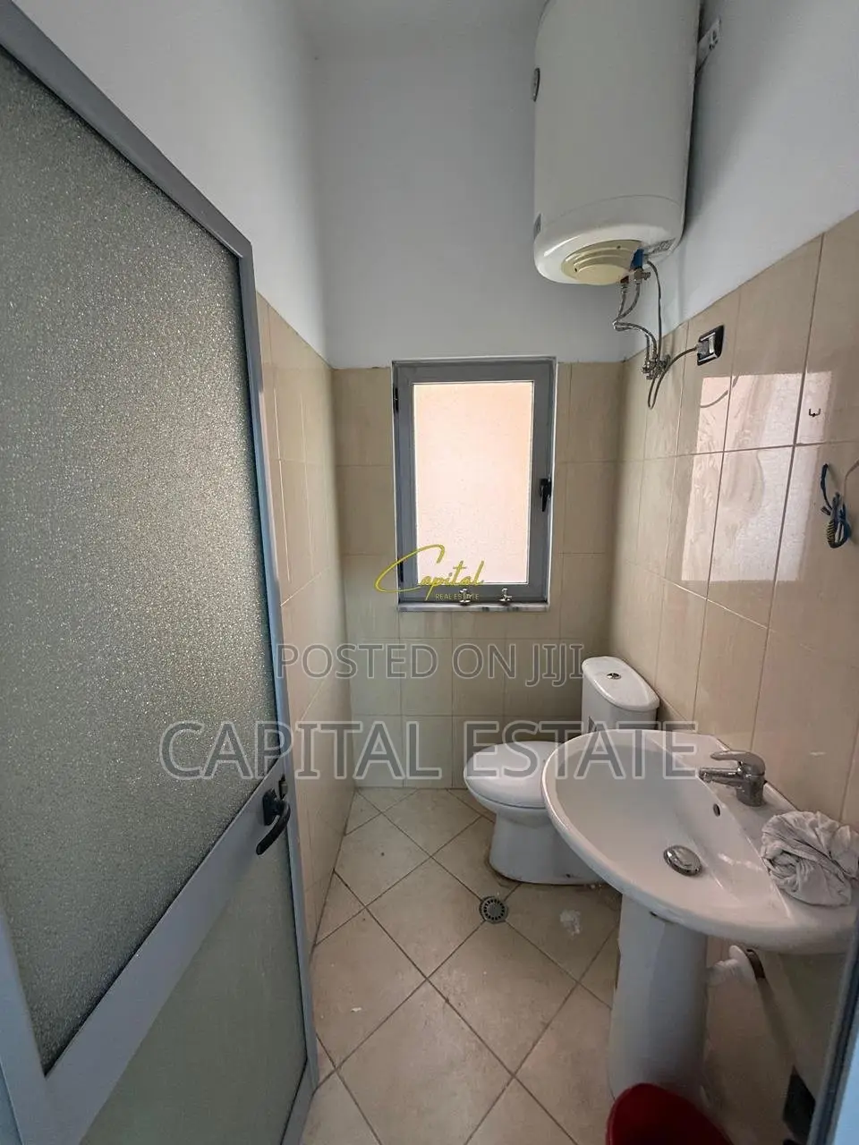 AMBIENT BIZNESI ME QIRA 80 M2 MYSLYM SHYRI 96.000 LEKE