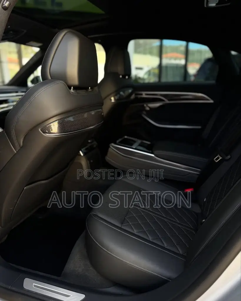 Audi S8