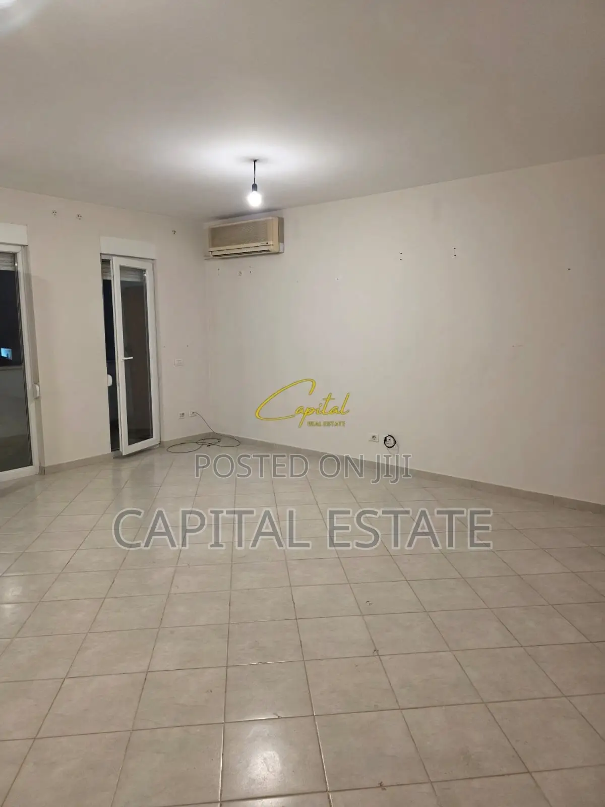 AMBIENT BIZNESI ME QIRA 105 M2 21 DHJETORI 650 EURO