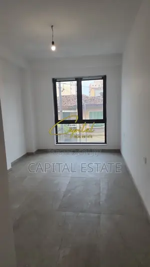 AMBIENT BIZNESI ME QIRA 97 M2 MYSLYM SHYRI 1.300 EURO