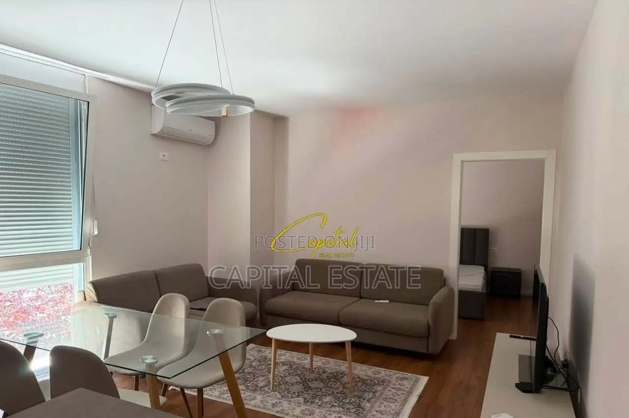 APARTAMENT ME QIRA 2+1 RRUGA E BARRIKADAVE 750 EURO