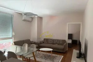 APARTAMENT ME QIRA 2+1 RRUGA E BARRIKADAVE 750 EURO