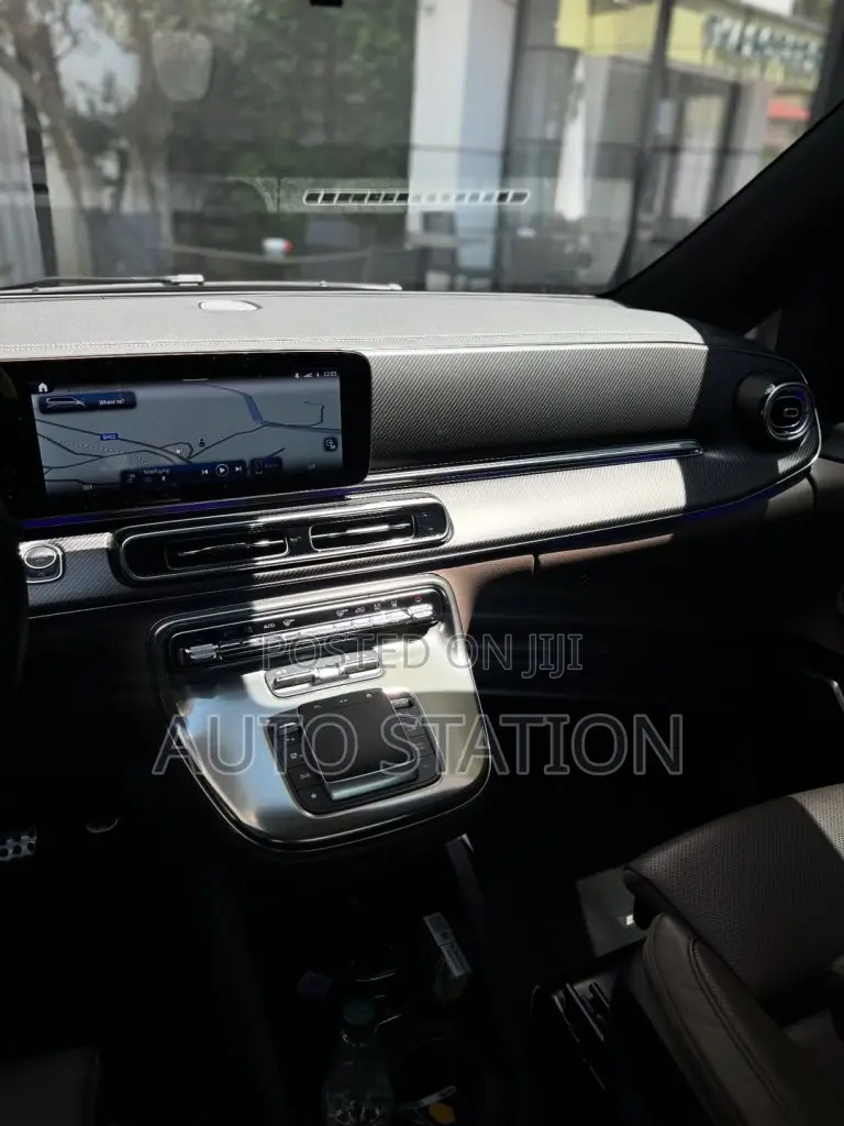 Mercedes Benz V300d