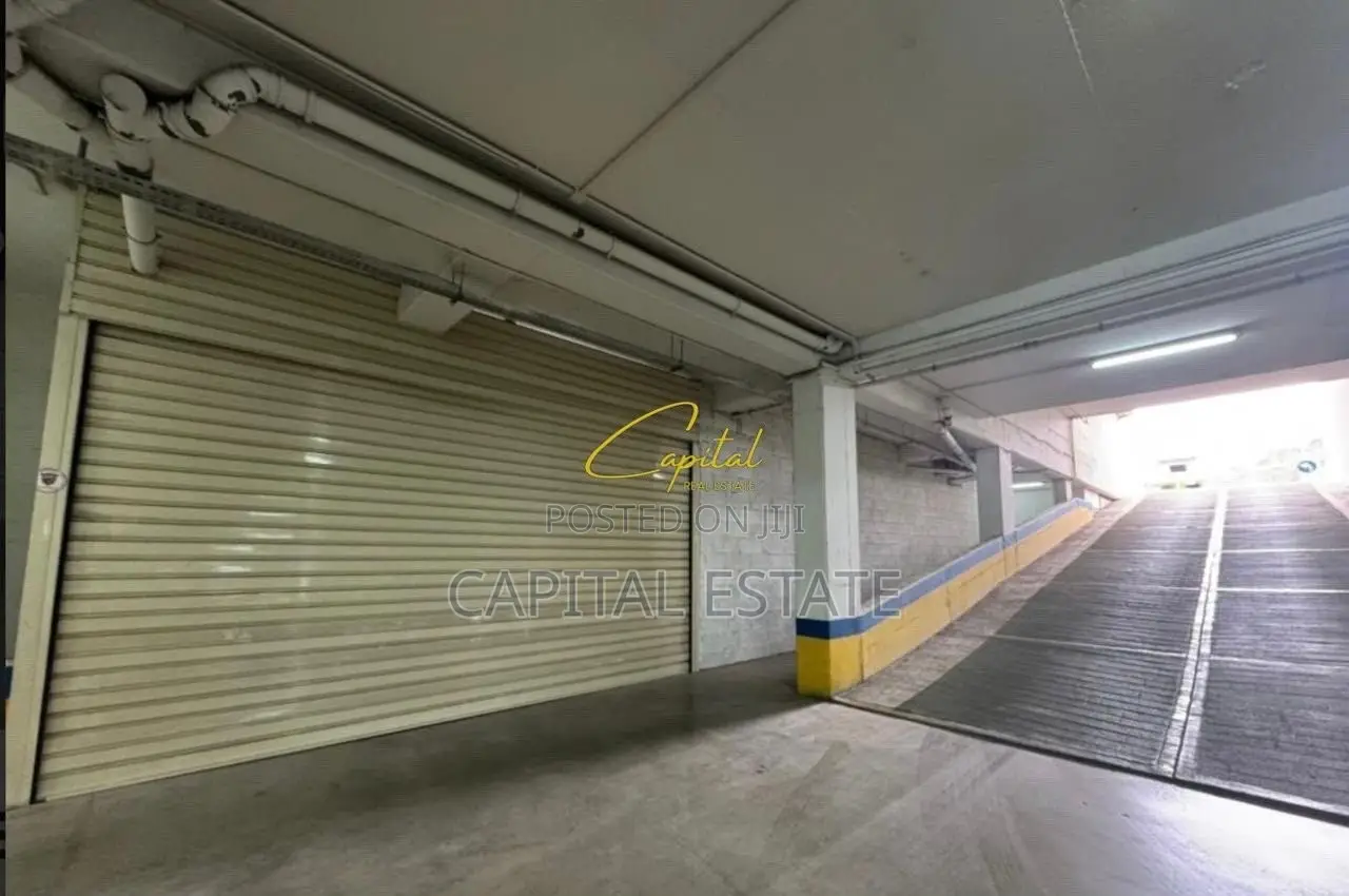 MAGAZINE ME QIRA 200 M2 KOMPLEKSI GREEN CITY 110.000 LEKE