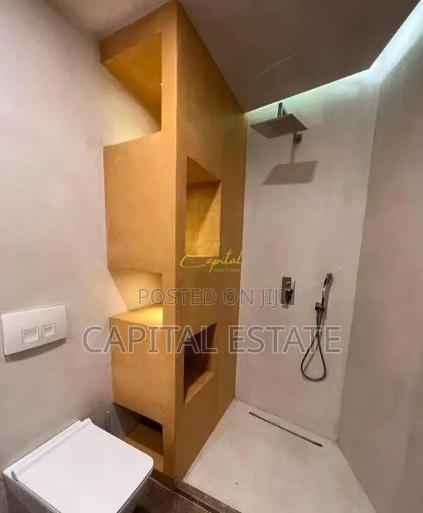 APARTAMENT ME QIRA 2+1+2 21 DHJETORI 880 EURO