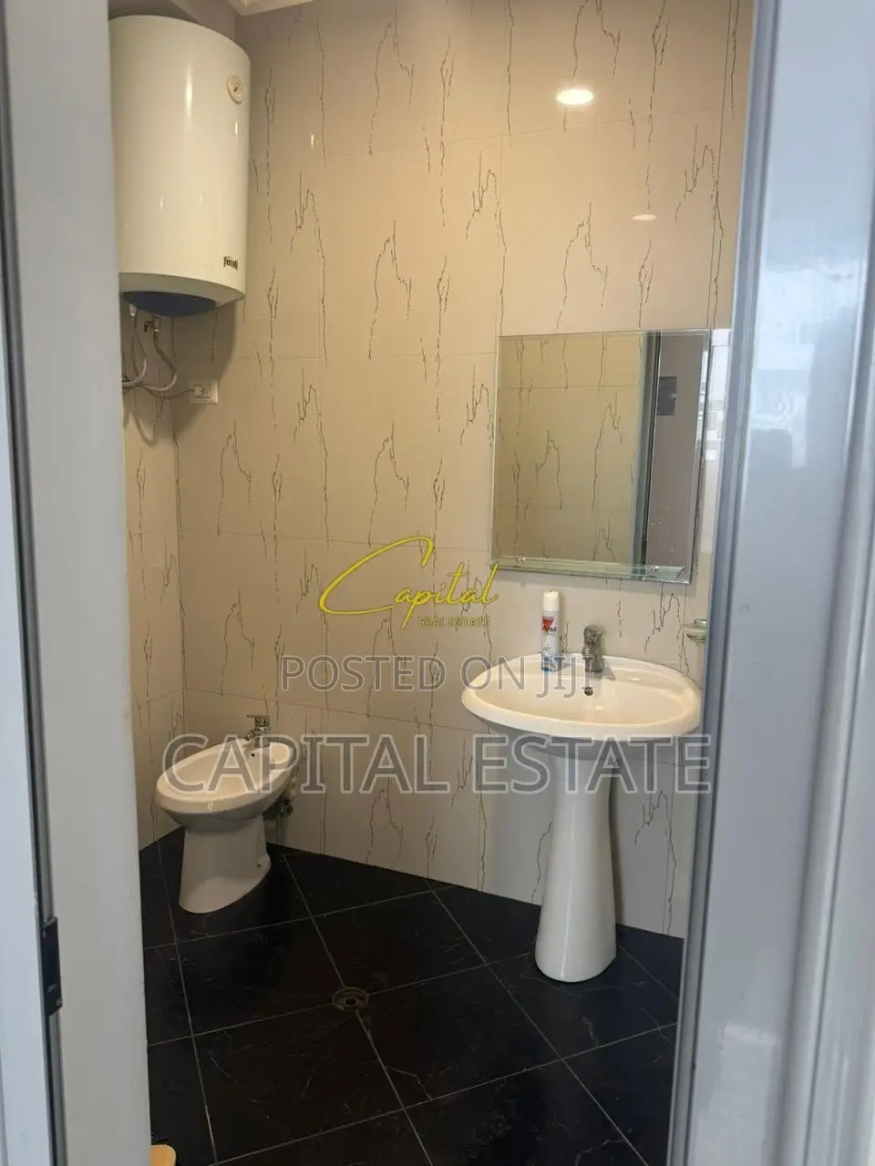AMBIENT BIZNESI ME QIRA 80 M2 RRUGA E DIBRES 120.000 LEKE