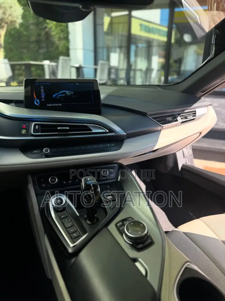 BMW i8