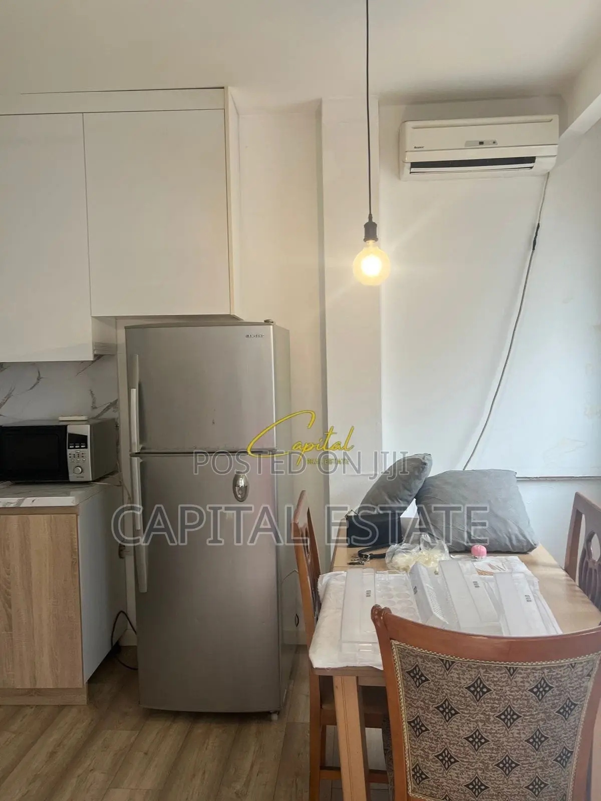 APARTAMENT ME QIRA 1+1 RRUGA E BARRIKADAVE 50.000 LEKE