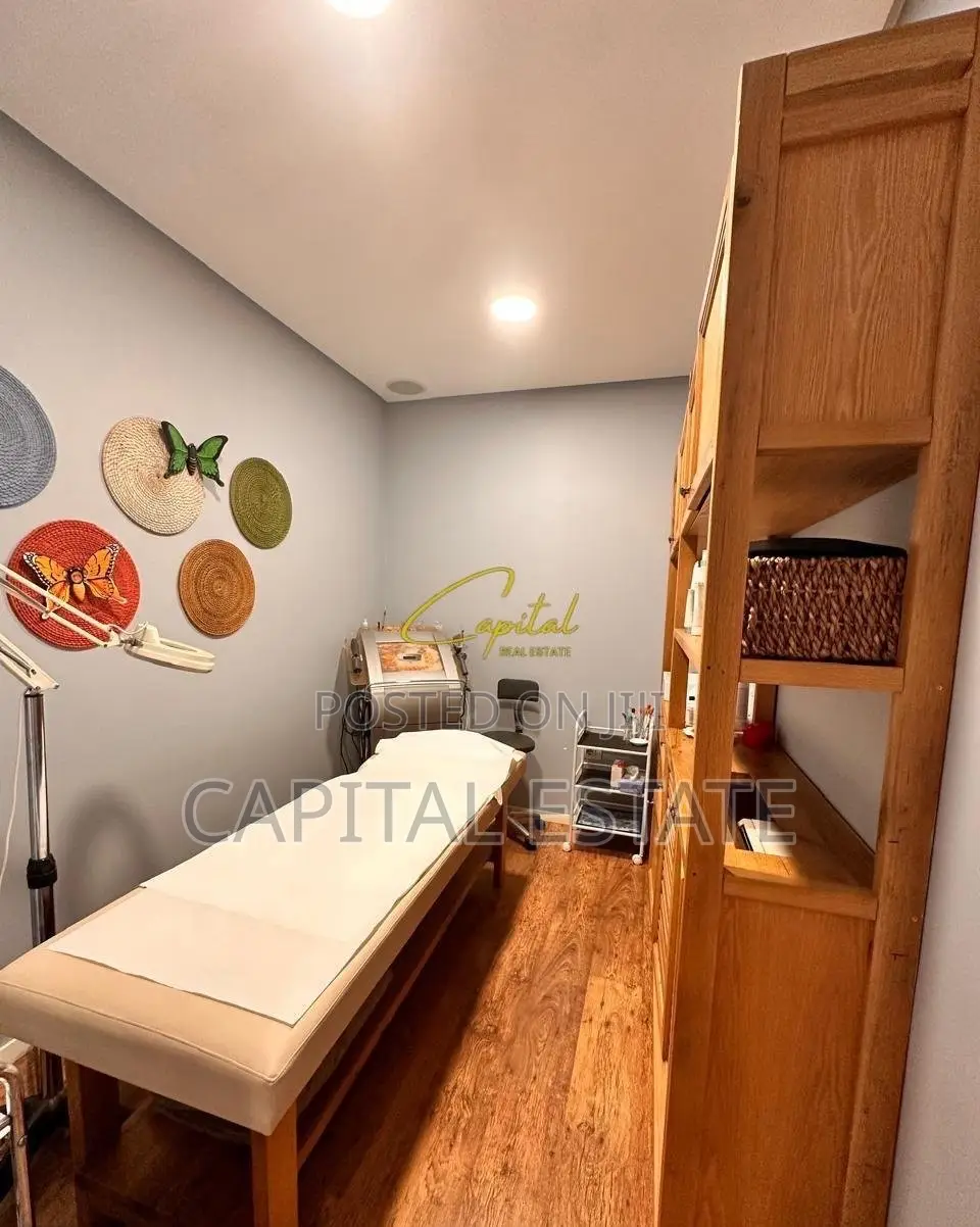 AMBIENT BIZNESI ME QIRA 100 M2 DON BOSKO 1.500 EURO