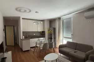 APARTAMENT ME QIRA 2+1 RRUGA E BARRIKADAVE 750 EURO