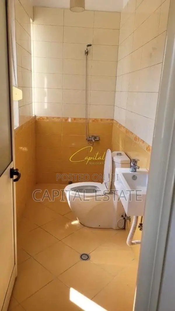 PENTHOUSE ME QIRA 3+1 KODRA E PRIFTIT 60.000 LEKE