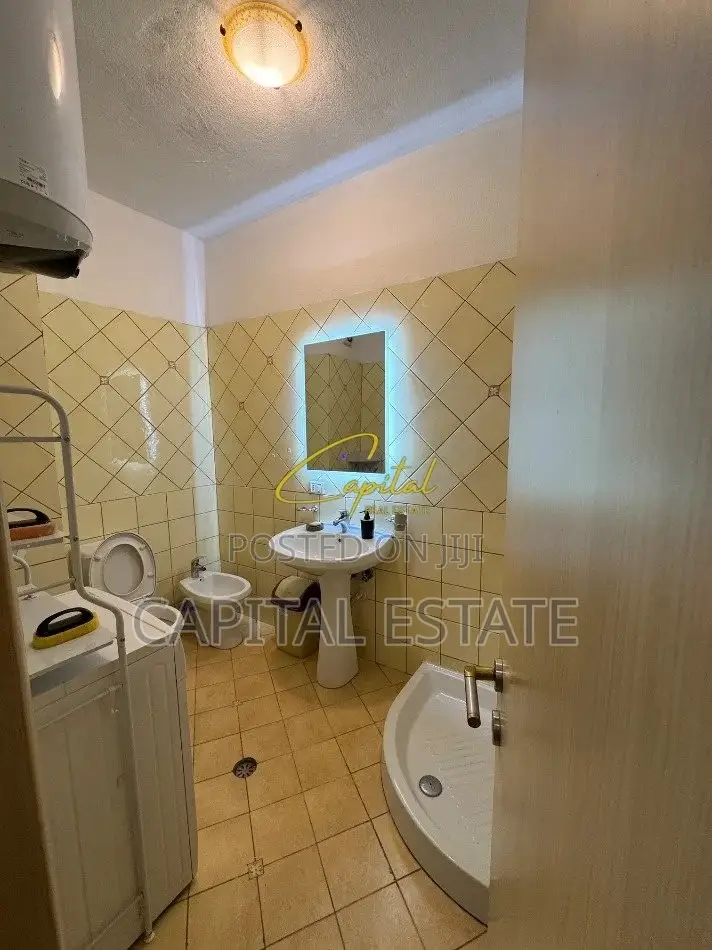 APARTAMENT ME QIRA 1+1 ISH TREGU ELEKTRIK 50.000 LEKE