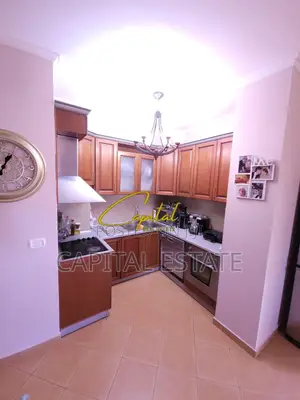 APARTAMENT ME QIRA 2+1 ISH EKSPOZITA 750 EURO
