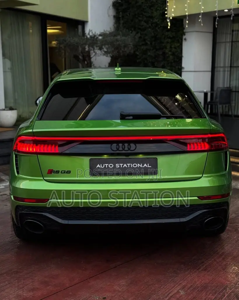 Audi RSQ8