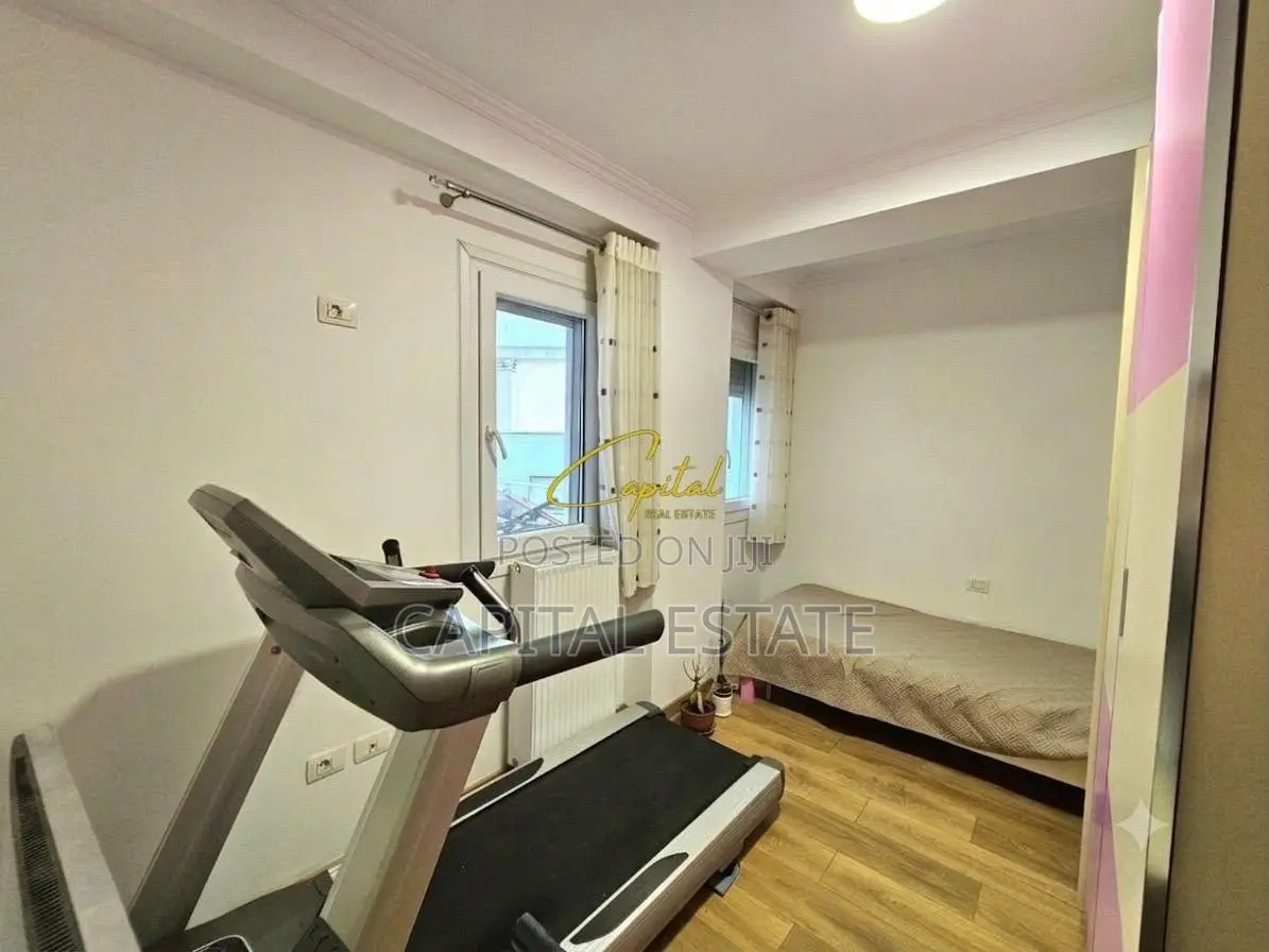 APARTAMENT ME QIRA 2+1 KOPSHTI BOTANIK 700 EURO