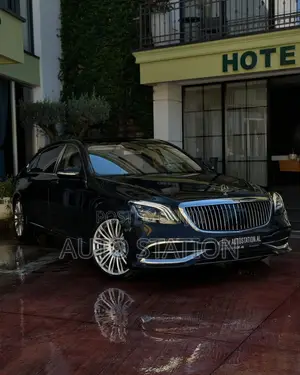Mercedes Benz S560 Maybach
