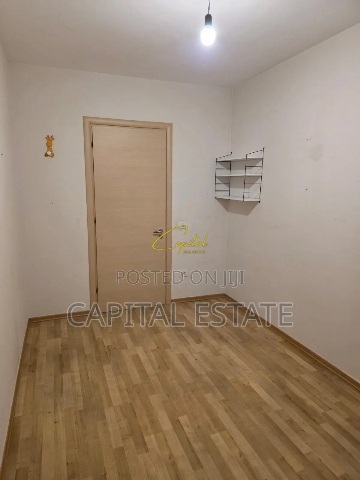 AMBIENT BIZNESI ME QIRA 105 M2 21 DHJETORI 650 EURO