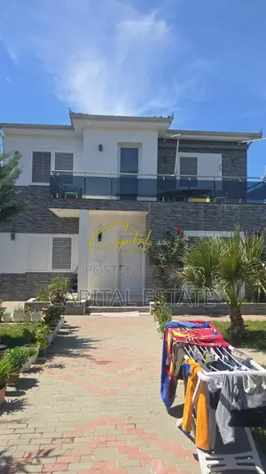 VILE PRIVATE ME QIRA 180 M2 BALDUSHK 1.500 EURO