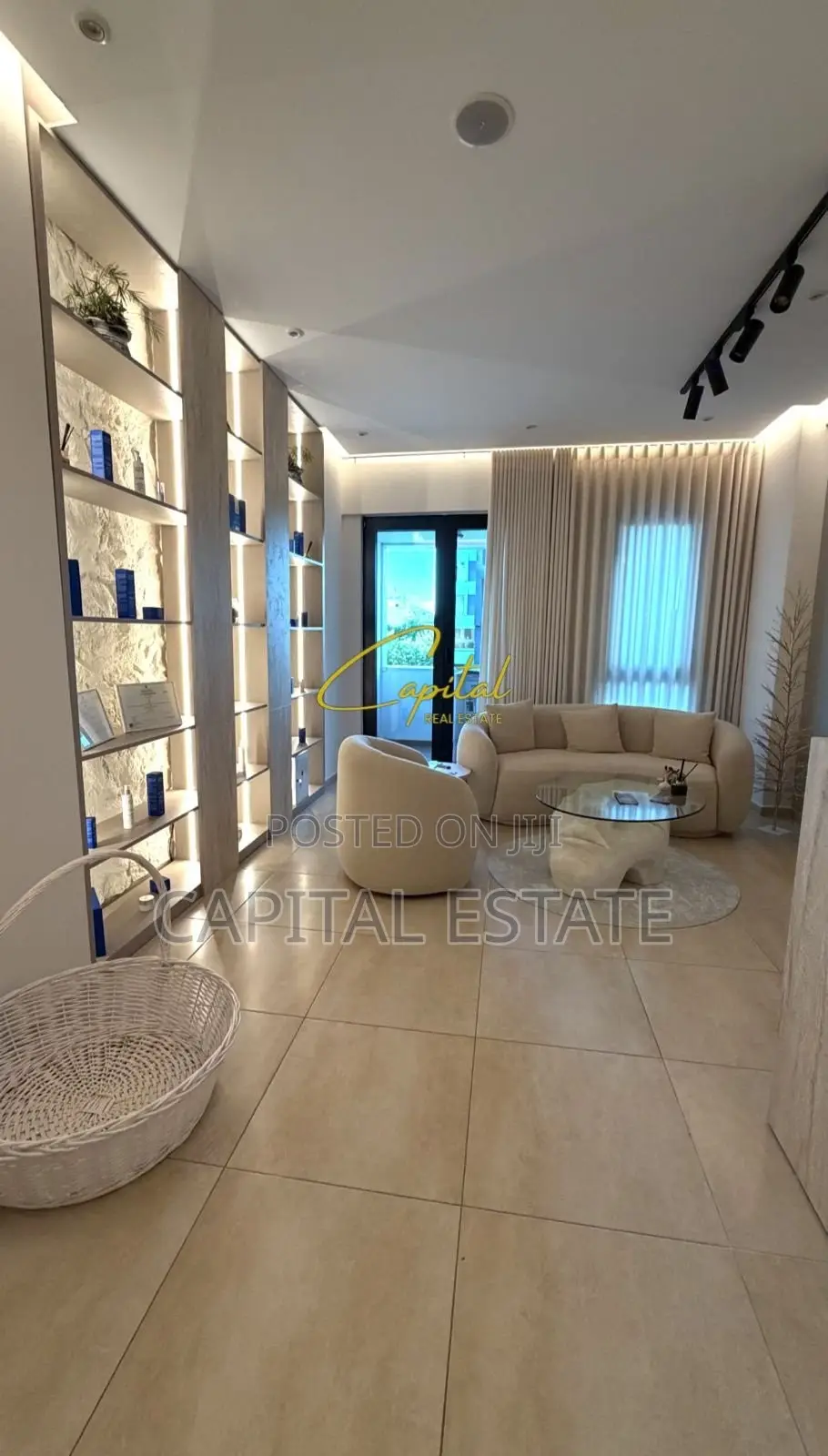 ZYRE ME QIRA 100 M2 KOMPLEKSI SQUARE 21 1.100 EURO