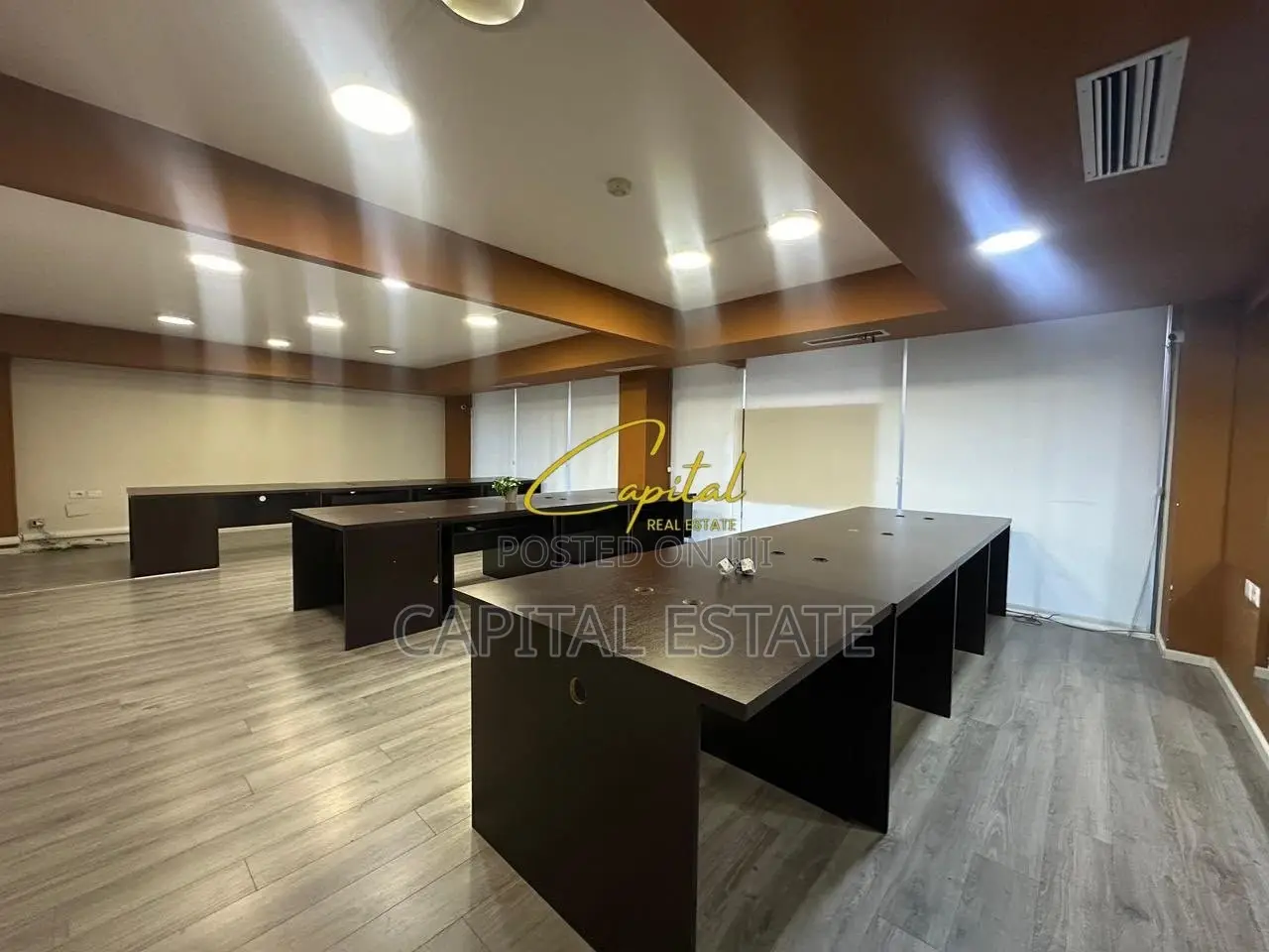 AMBIENT BIZNESI ME QIRA 200 M2 ISH BLLOKU 300.000 LEKE