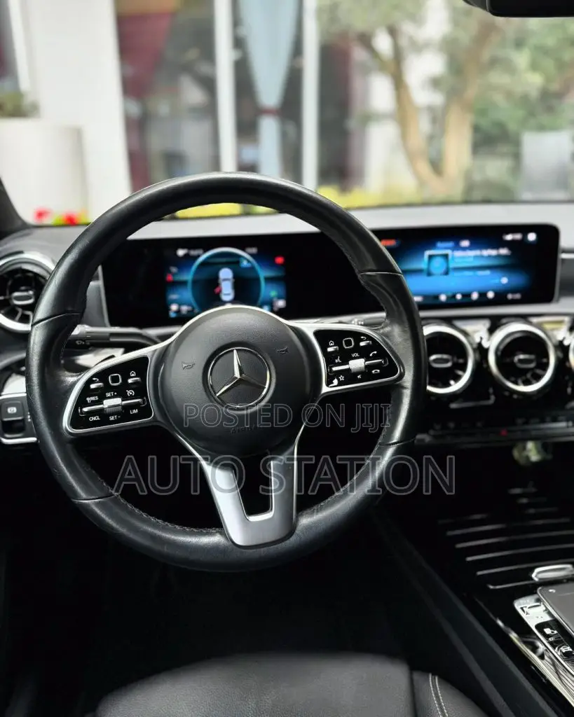 MERCEDES BENZ CLA