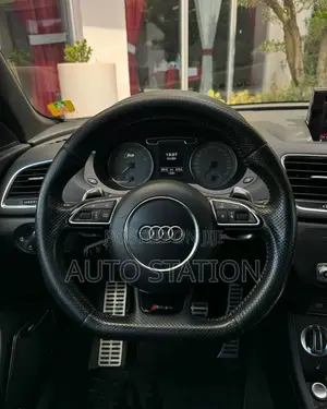 AUDI RSQ3