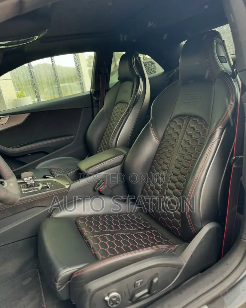 Audi RS5 Night Package