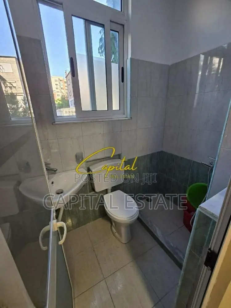 GARSONIERE ME QIRA 60 M2 21 DHJETORI 48.000 LEKE