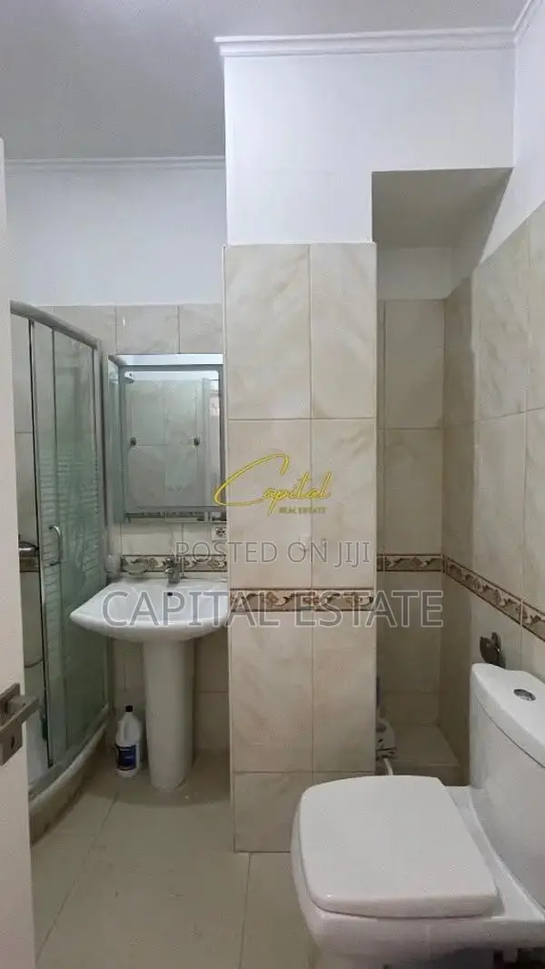 APARTAMENT ME QIRA 1+1 MYSLYM SHYRI 800 EURO