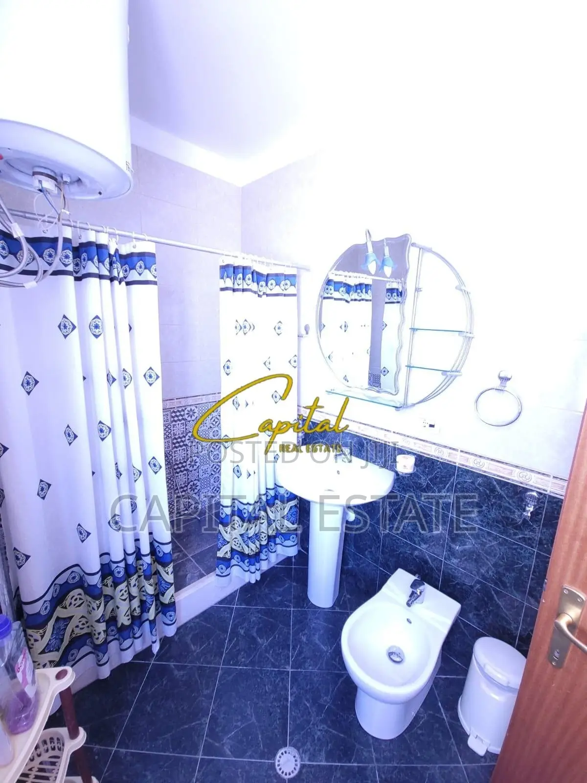 APARTAMENT ME QIRA 2+1 ISH EKSPOZITA 750 EURO