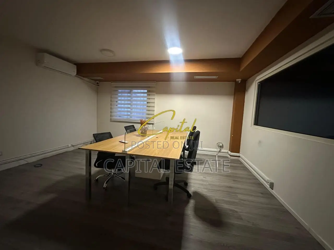 AMBIENT BIZNESI ME QIRA 200 M2 ISH BLLOKU 300.000 LEKE
