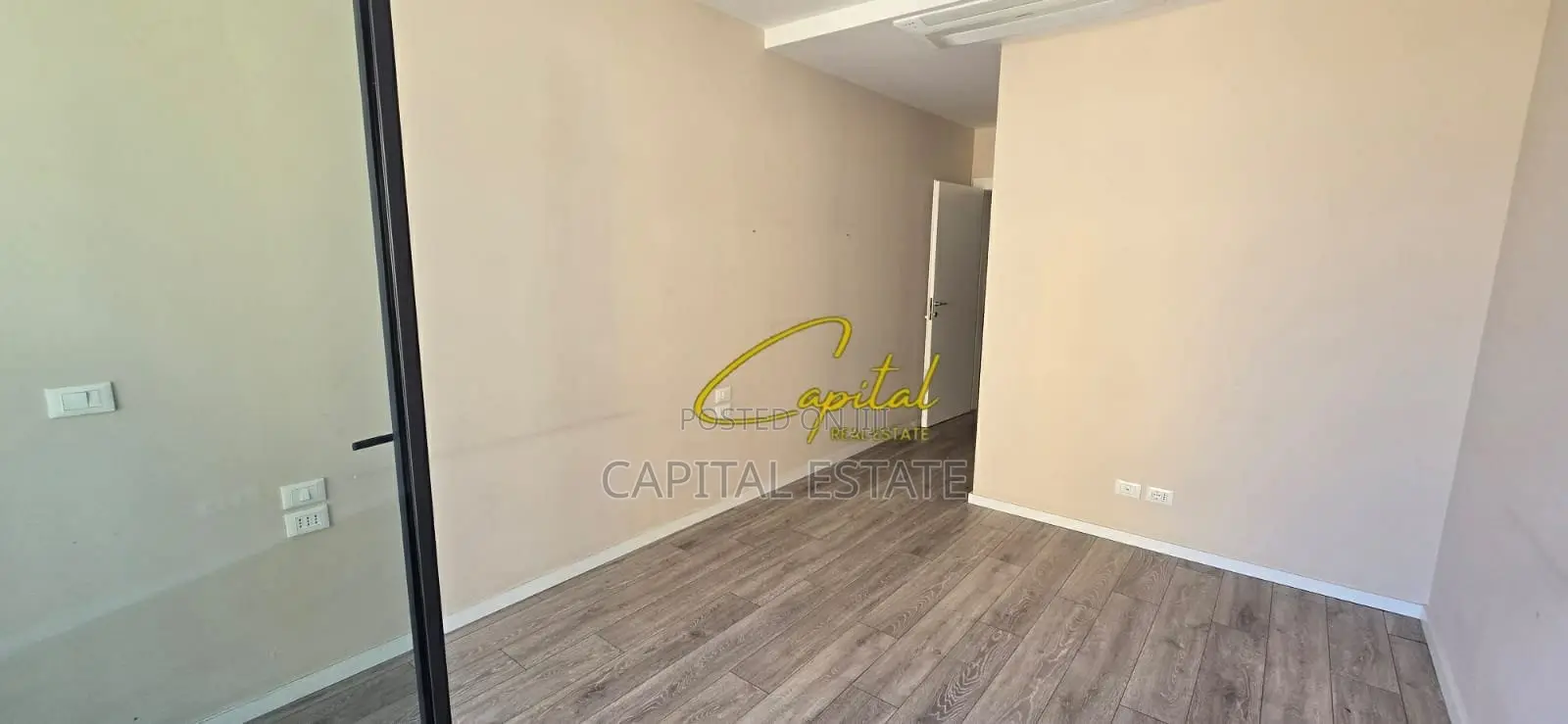 AMBIENT BIZNESI ME QIRA 102 M2 LIQENI ARTIFICIAL 1.400 EURO