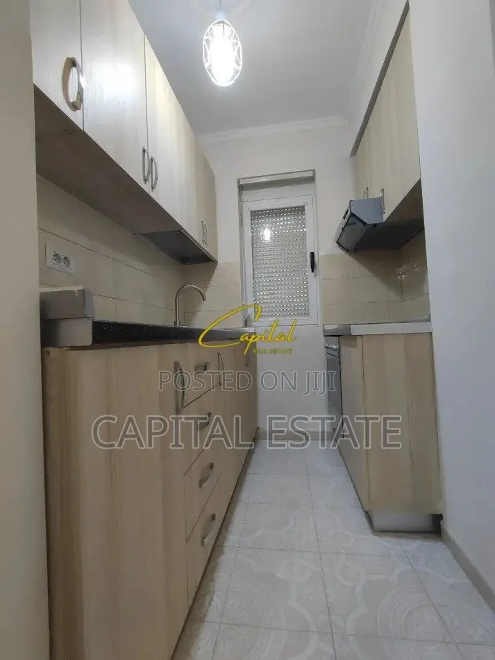 APARTAMENT ME QIRA 2+1 RRUGA FORTUZI 800 EURO