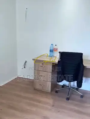 AMBIENT BIZNESI ME QIRA 135 M2 PAZARI I RI 1.200 EURO
